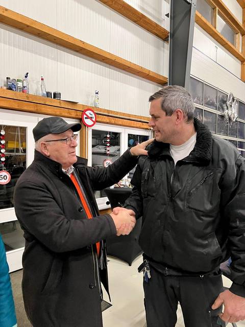 Partnerschaftlicher Handschlag